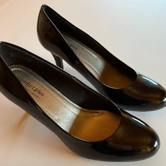 Predictions Women's Glossy Black Heels - Picture 6 of 8